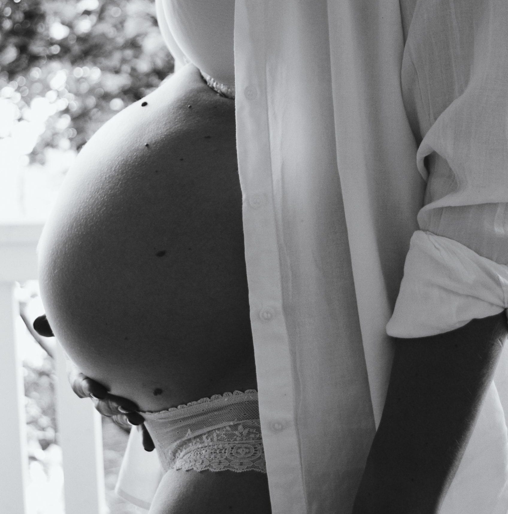 Gravid? Sådan undgår du hormonforstyrrende stoffer i din hudpleje