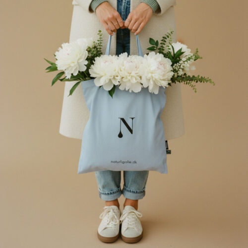light-blue-tote-neutral